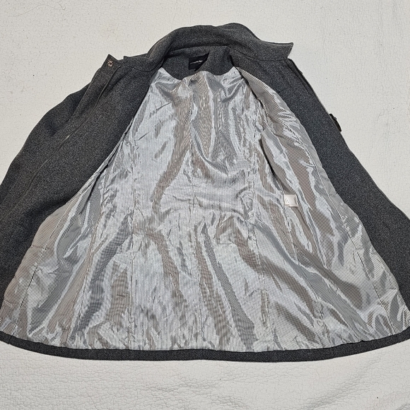 BANANA Republic Wool Blend Toggle Coat - Picture 4 of 6